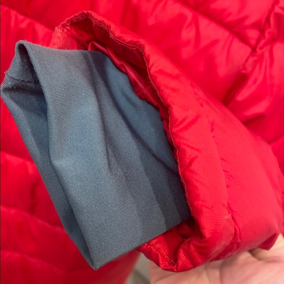 Columbia men’s Red Puffer Jacket - Picture 6 of 9